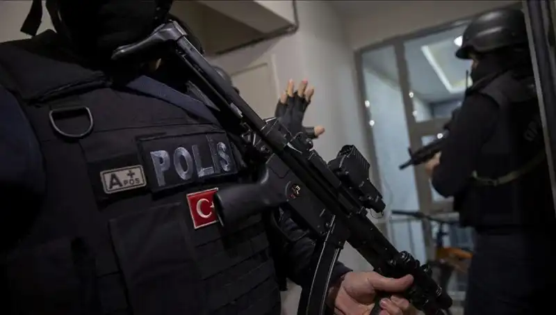 Samsun’da Uyuşturucu Operasyonu: 3 Bin 962 Sentetik Ecza Hapı Ele Geçirildi