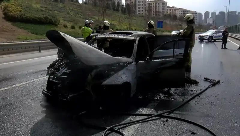 Otomobil Yangını: Alev Alev Yanan Araç Küle Döndü, Detaylar Şok Edici!