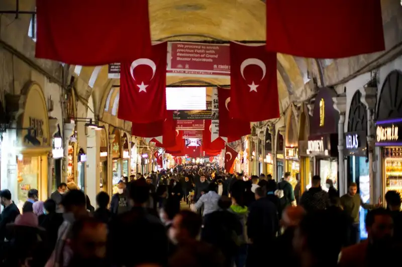 Kapalıçarşı'da 100 Milyon Liralık Vurgun: Korumalar ve Çakarlı Araçlar Ortaya Çıktı!