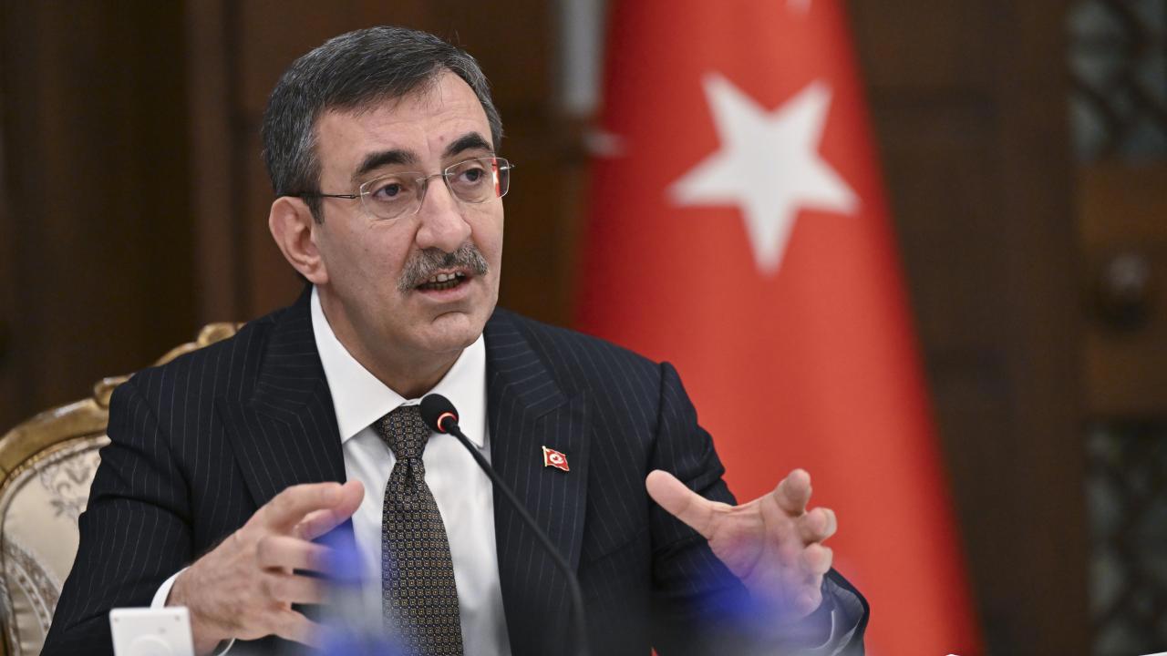 Cumhurbaşkanı Yardımcısı Yılmaz'dan Genç Çiftlere Maddi Destek Müjdesi