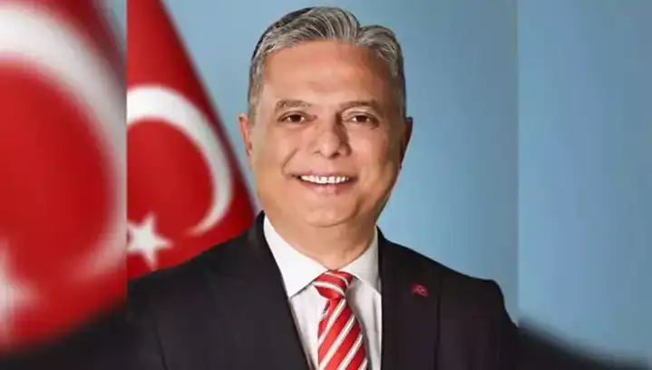 Ümit Uysal: CHP Genel Başkan Adayı ve Siyasi Kariyerinin İzleri