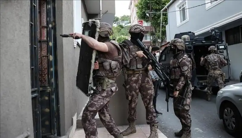 İstanbul'da DAEŞ'e Yönelik Büyük Operasyon: 20 Kişi Gözaltında!