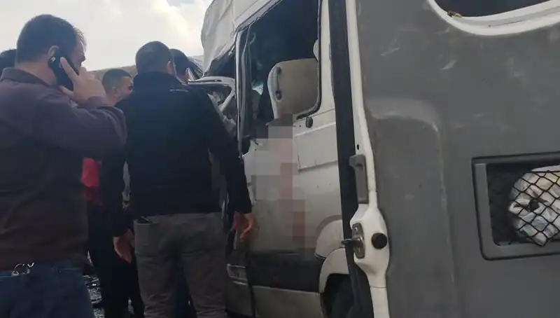 Van'da Feci Kaza: Minibüs ile Kamyonet Çarpıştı, Can Kaybı 6'ya Yükseldi