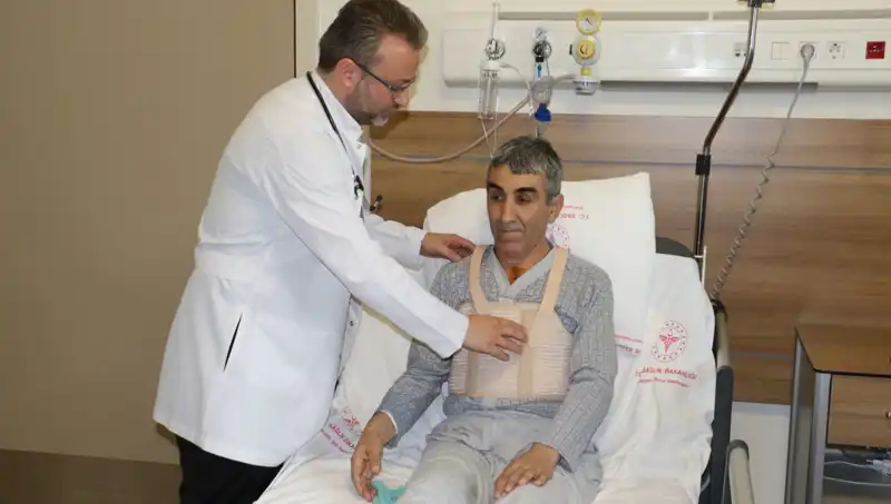 Aort Damarı Yırtılması: Hayat Kurtaran 8,5 Saatlik Ameliyatın Ardındaki Dram