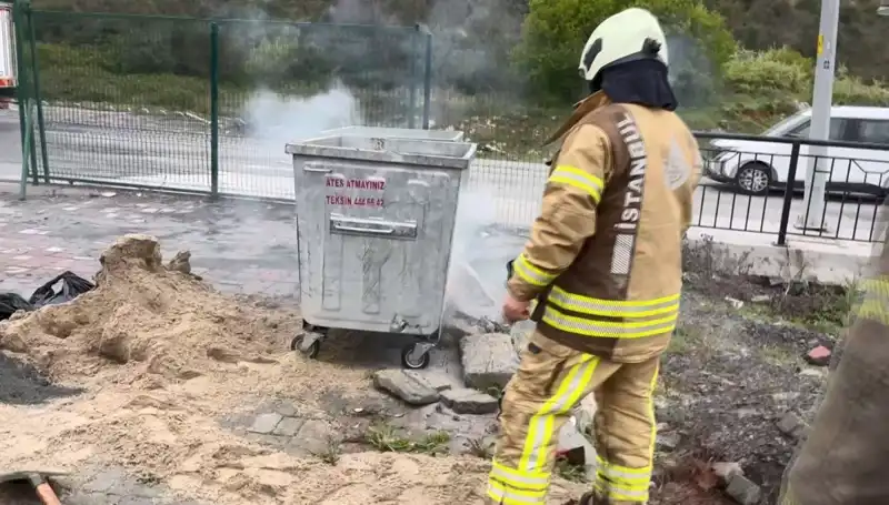 Çöp Konteynerinden Yükselen Dumanlar: Başakşehir'de Kimyasal Madde Panik Yarattı