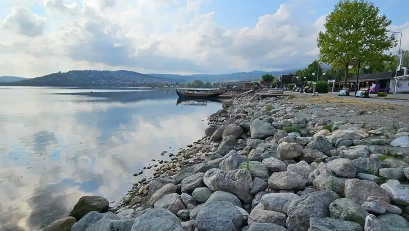 Sapanca Gölü'ndeki Su Seviyesindeki Düşüş Tehlikesi: Nedenleri ve Çözümleri