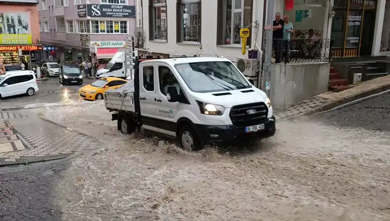10 Dakikalık Sağanak Yağmur: Şehri Saran Su Baskınlarının Ardındaki Gerçekler