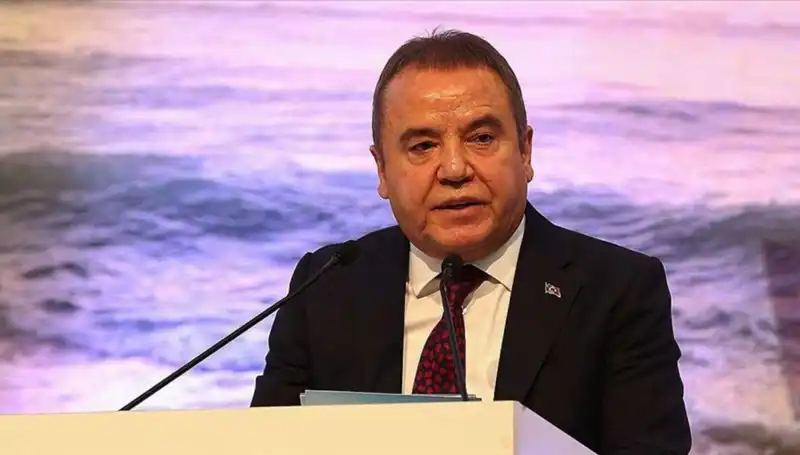 Antalya’nın Dört Dörtlük Belediye Başkanı Muhittin Böcek Kimdir?