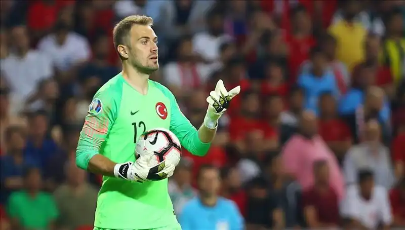 Milli Kaleci Mert Günok Futboldan Emekli Olacağı Yaşı Açıkladı