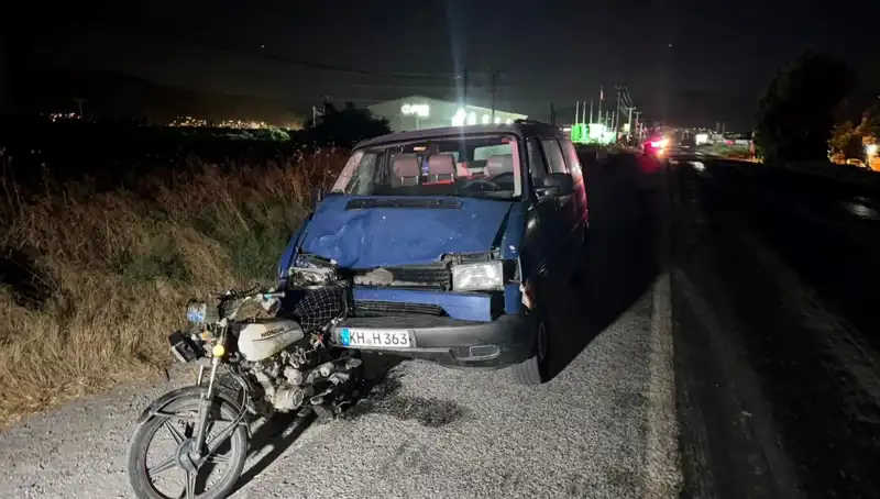 Söke’de Minibüs Motosiklet Kazası: 3 Yaralı, Neler Oldu?