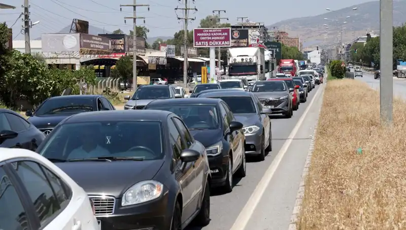 Aydın ve Muğla Arasında 60 Kilometrelik Araç Kuyruğu: Trafik Nedenini Öğrenin!