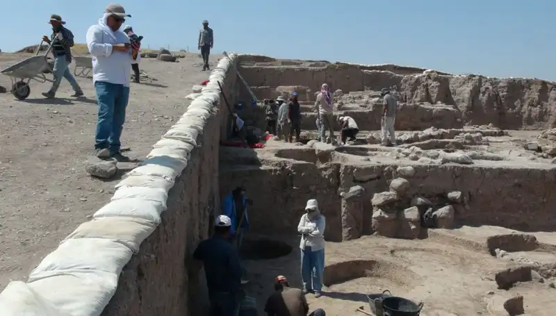 Kilis Oylum Höyük’te Sıcak Havalara Rağmen Kazı Çalışmaları Devam Ediyor