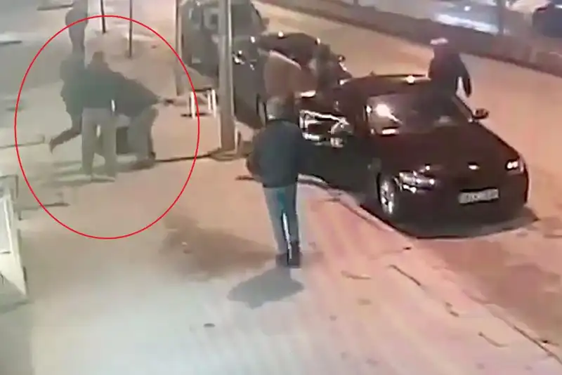 Bacak Kıran Park Yeri Kavgası: Üç Kişi Bir Kişiyi Hedef Aldı