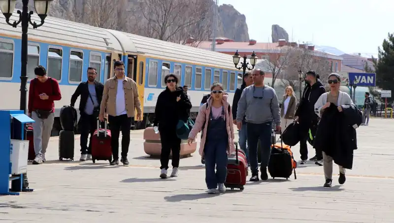 İranlı Turistlerin Nevruz Kutlaması İçin Van’a Akın Etmesi Bekleniyor