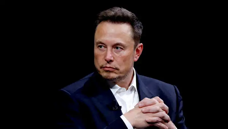 Musk'tan Şaşırtan Açıklama: "Robotlar Cerrahları Geçecek!"
