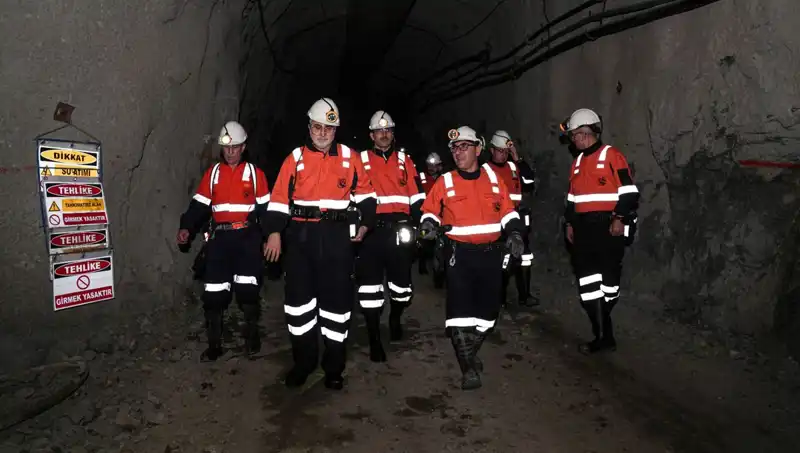 Bakan Işıkhan, Altın Madeninde Kritik İncelemelerde Bulundu