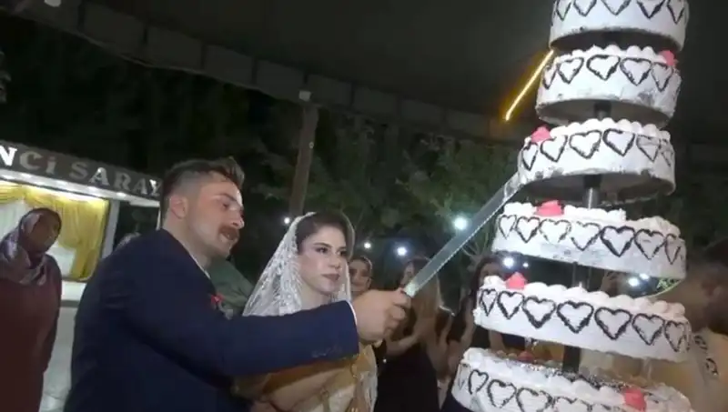 Düğün Töreni Kabusa Dönüşünce Hastaneye Uçtular: Eşlerin Dramı
