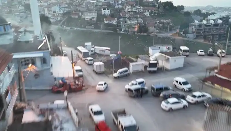 İzmir'de Şok Operasyon: 99 Adrese Eş Zamanlı Baskın Yapıldı!