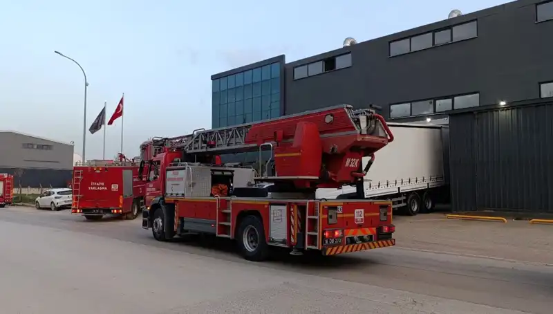 İnegöl'de Fabrika Yangını: İhmal Soruşturması ve Yaralanmalar