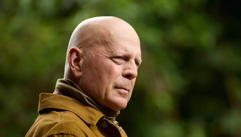 Bruce Willis'in Afazi Hastalığı: Söz Yitimi Belirtileri ve Tedavi Yöntemleri