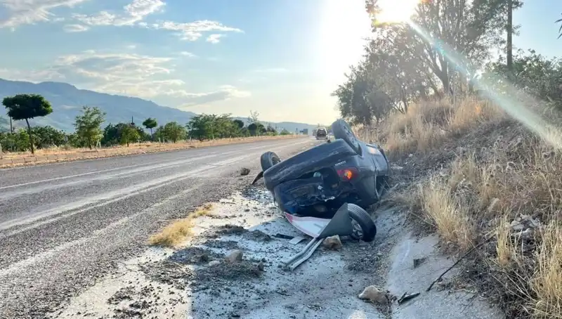 Adıyaman'da Feci Kaza: Otomobil Takla Attı, 4 Yaralı