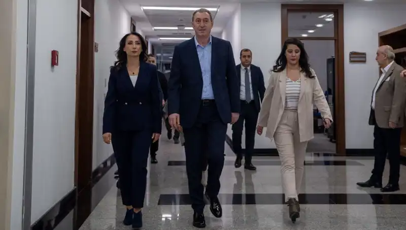 DEM Parti Heyeti, Siyasi Parti Turu ile Yenilikçi Yaklaşımlar Arıyor