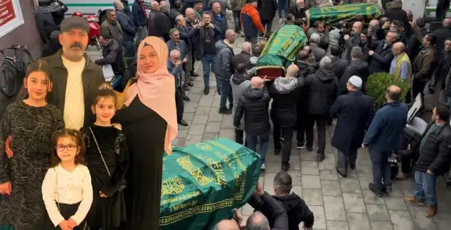 Rize'de Kayıp Kız Kardeşlere Duygu Dolu Veda Töreni
